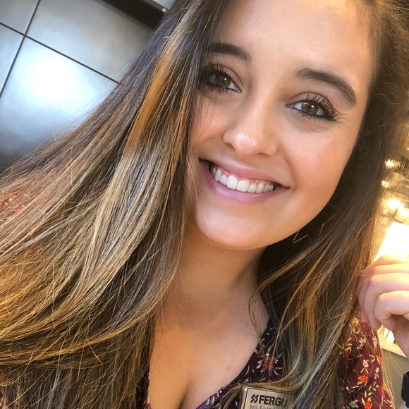 Meet your Posher, Ashley - Picture 3 of 3